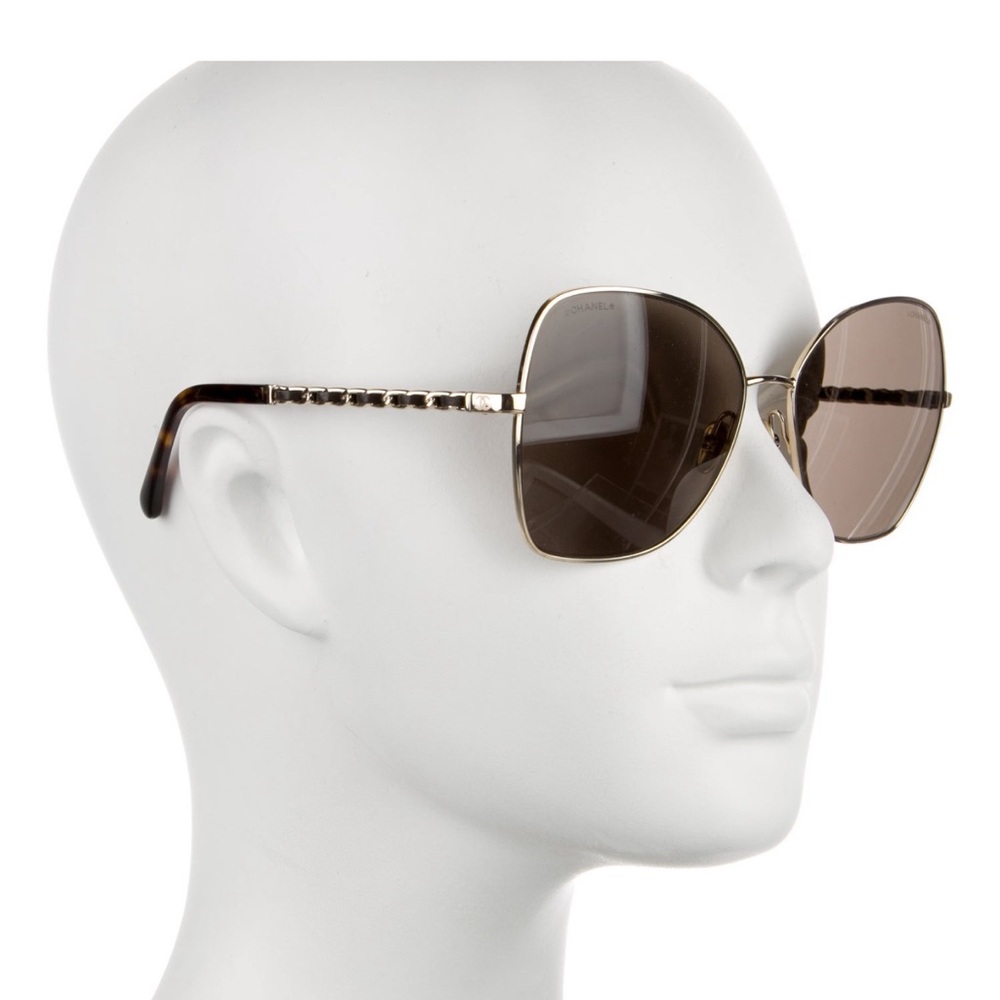 Chanel CC interlocking butterfly Sunglasses with chain